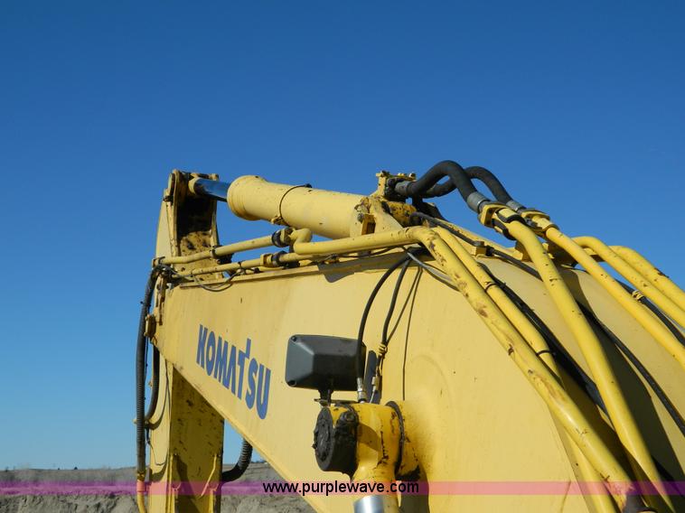 image for item H2273 2003 Komatsu PC200LC-7 excavator