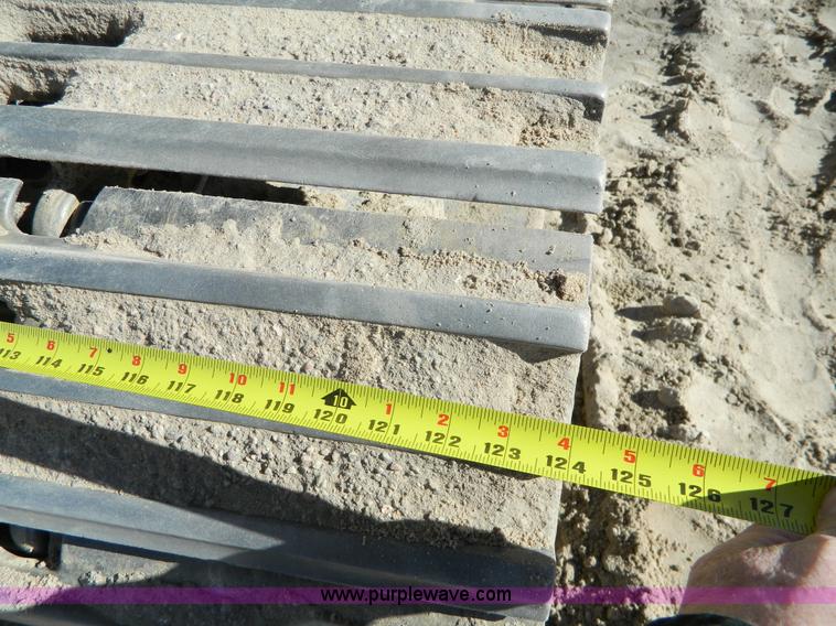 image for item H2273 2003 Komatsu PC200LC-7 excavator