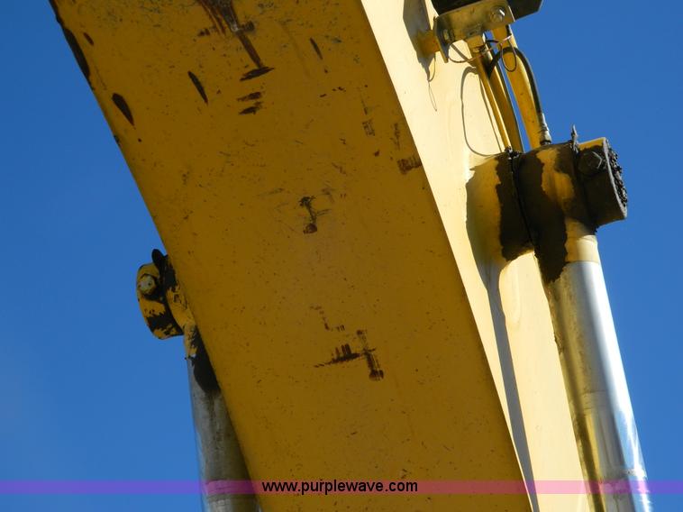 image for item H2273 2003 Komatsu PC200LC-7 excavator