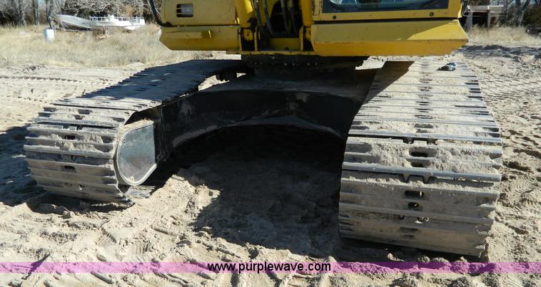 image for item H2273 2003 Komatsu PC200LC-7 excavator