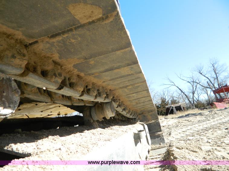 image for item H2273 2003 Komatsu PC200LC-7 excavator