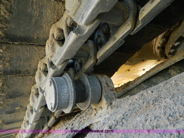 image for item H2273 2003 Komatsu PC200LC-7 excavator