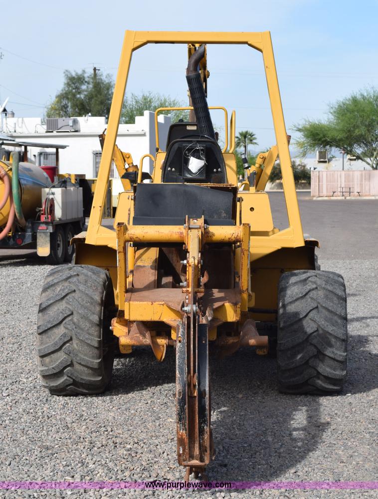 image for item H5233 Vermeer V8550A trencher
