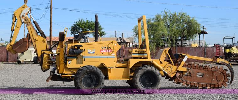 image for item H5233 Vermeer V8550A trencher
