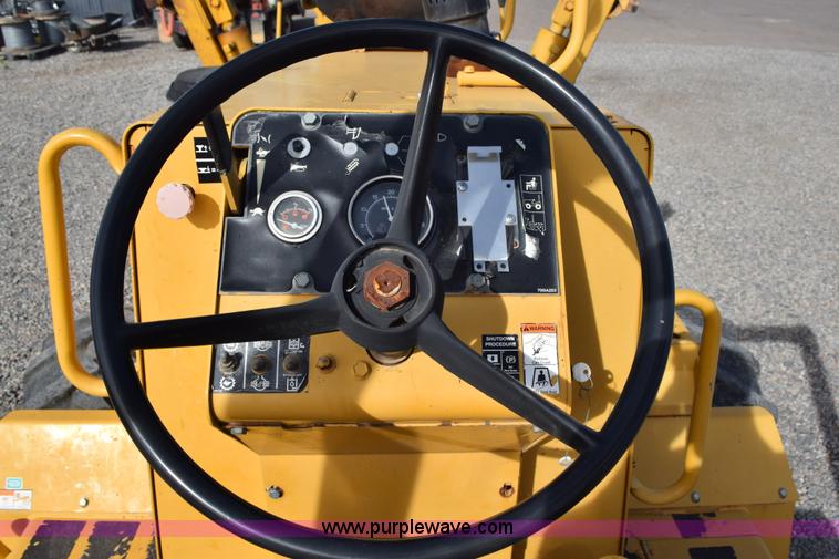 image for item H5233 Vermeer V8550A trencher