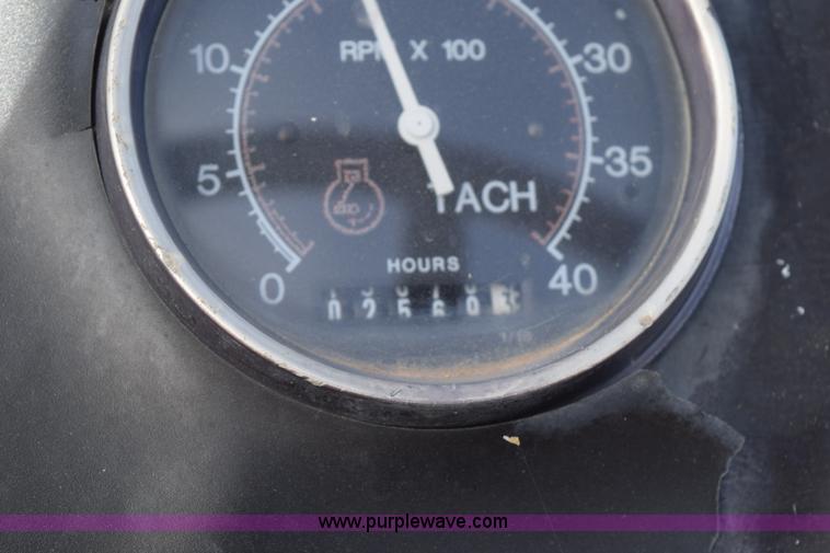 image for item H5233 Vermeer V8550A trencher