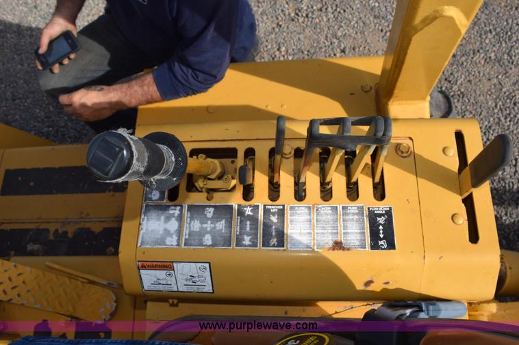 image for item H5233 Vermeer V8550A trencher