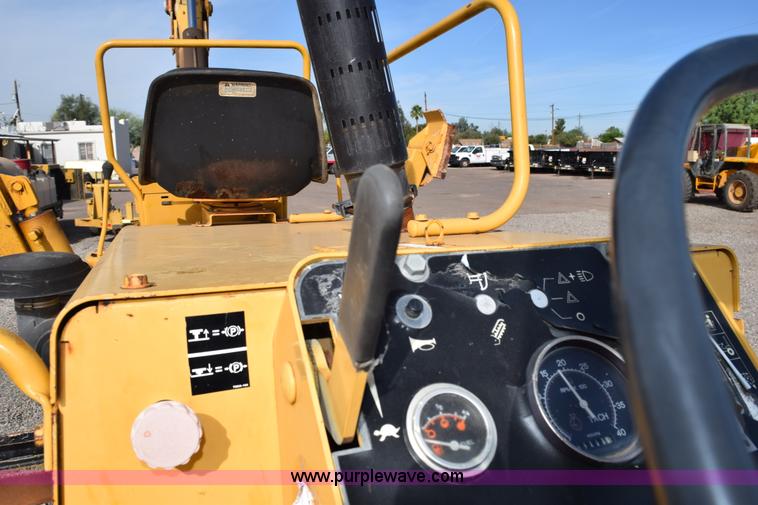 image for item H5233 Vermeer V8550A trencher