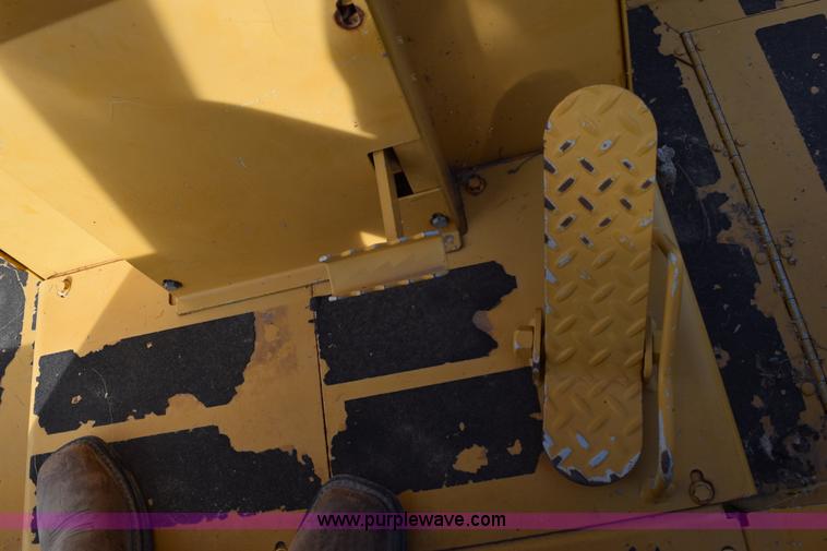 image for item H5233 Vermeer V8550A trencher