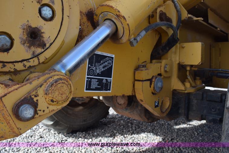 image for item H5233 Vermeer V8550A trencher