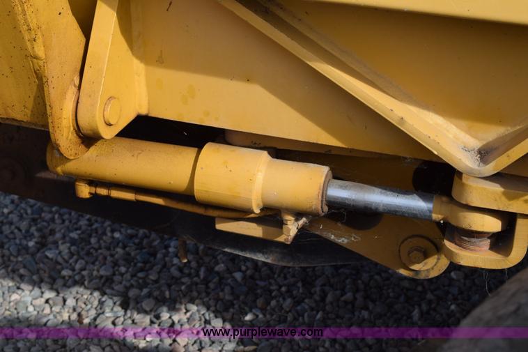 image for item H5233 Vermeer V8550A trencher