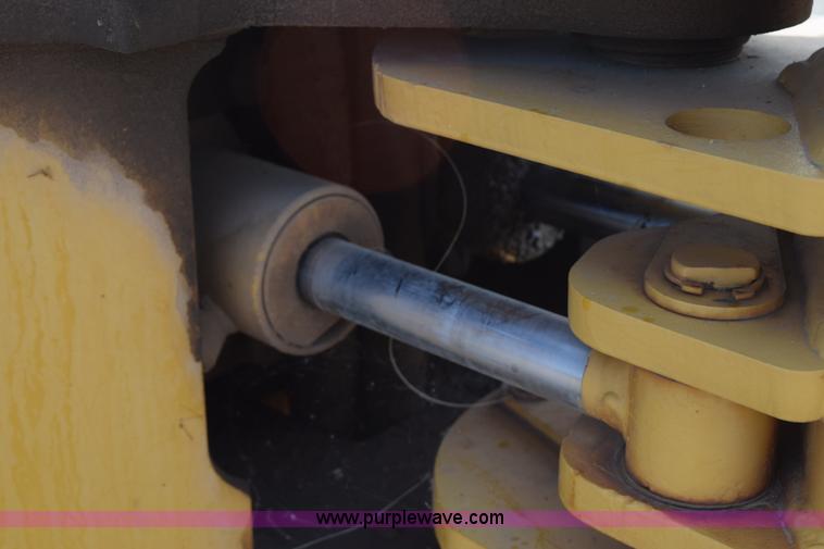 image for item H5233 Vermeer V8550A trencher