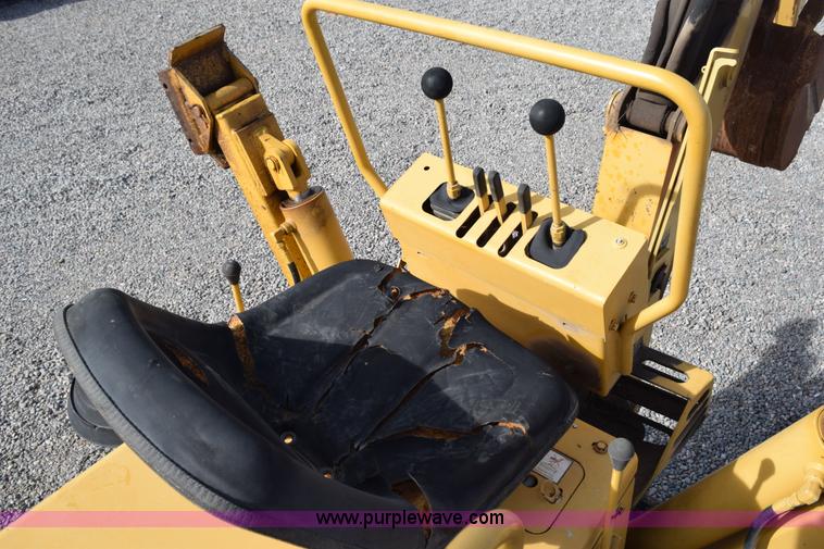 image for item H5233 Vermeer V8550A trencher