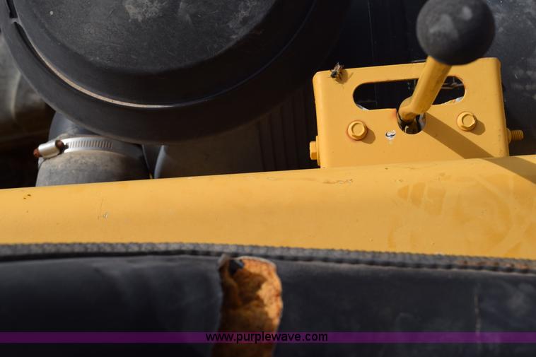 image for item H5233 Vermeer V8550A trencher