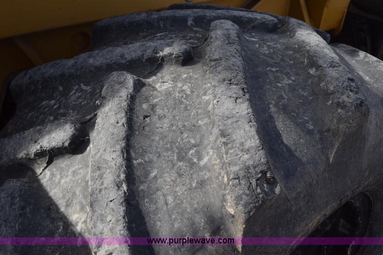 image for item H5233 Vermeer V8550A trencher