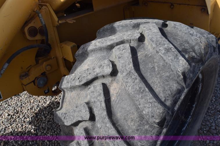 image for item H5233 Vermeer V8550A trencher