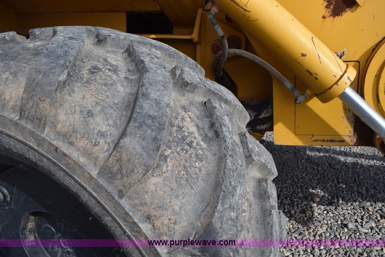 image for item H5233 Vermeer V8550A trencher