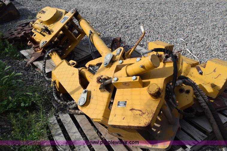 image for item H5233 Vermeer V8550A trencher