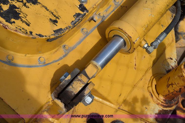 image for item H5233 Vermeer V8550A trencher