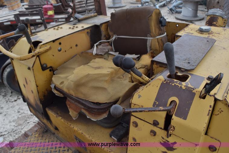 image for item H5238 1993 Case 550E dozer