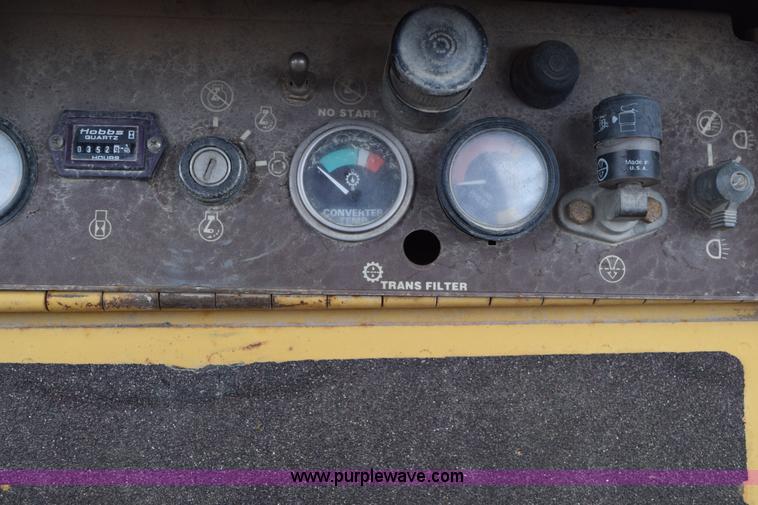 image for item H5238 1993 Case 550E dozer