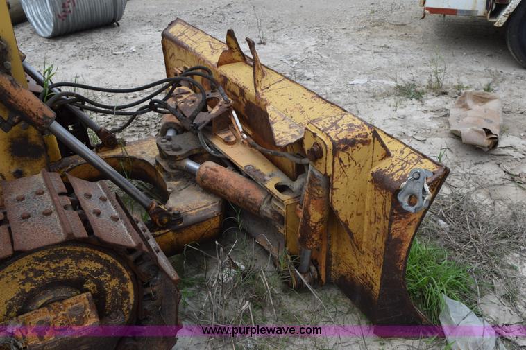 image for item H5238 1993 Case 550E dozer