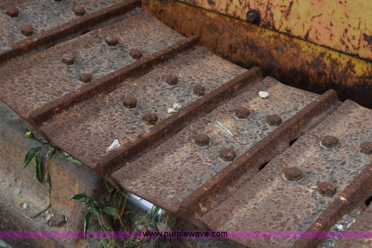 image for item H5238 1993 Case 550E dozer