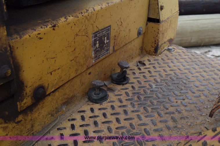 image for item H5238 1993 Case 550E dozer