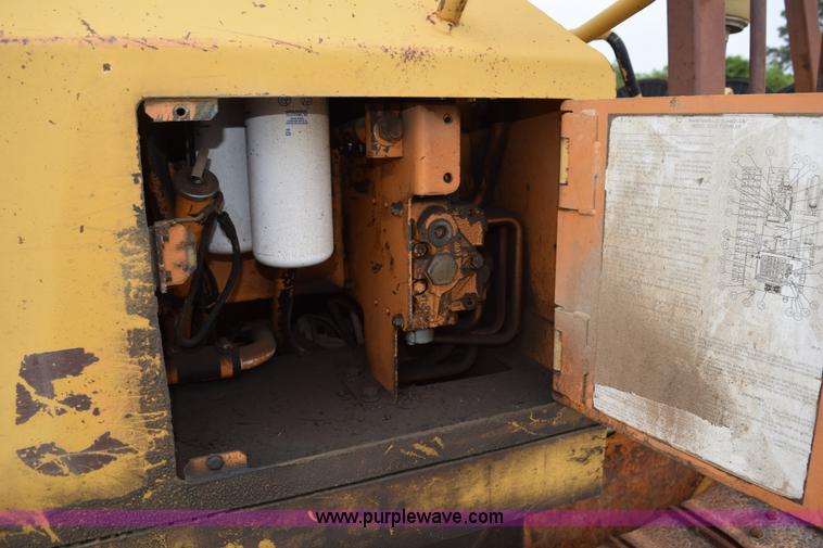 image for item H5238 1993 Case 550E dozer
