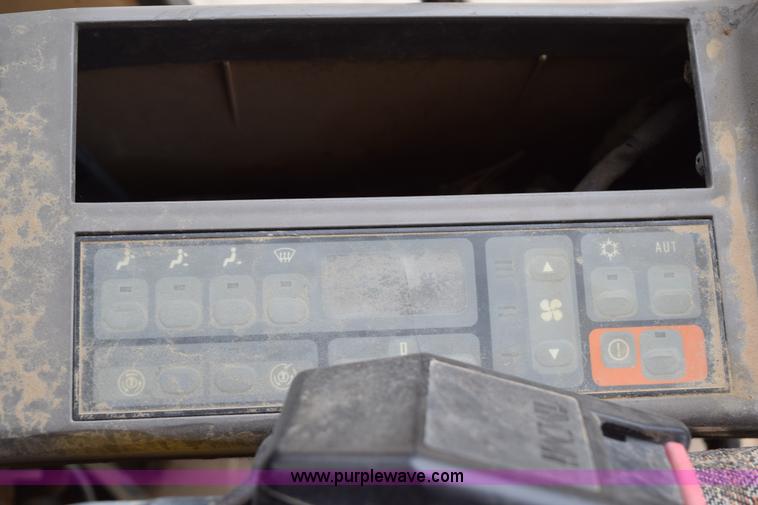 image for item H5239 1998 Caterpillar 320BL excavator