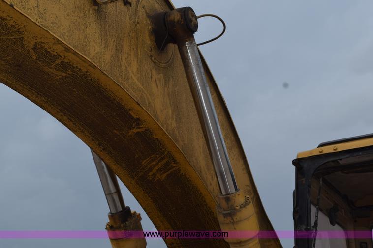 image for item H5239 1998 Caterpillar 320BL excavator