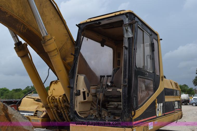 image for item H5239 1998 Caterpillar 320BL excavator