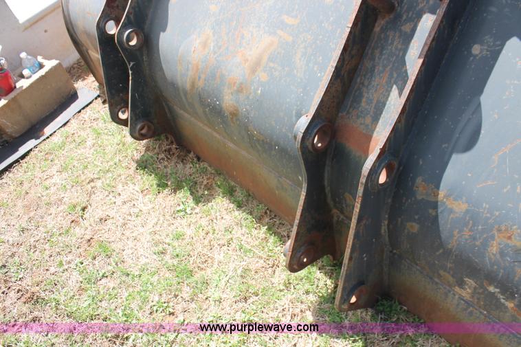 image for item H5863 92"W loader bucket