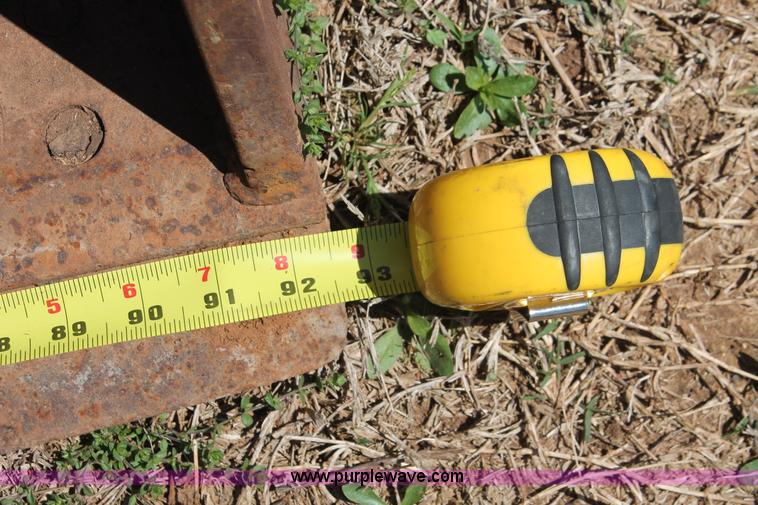 image for item H5863 92"W loader bucket