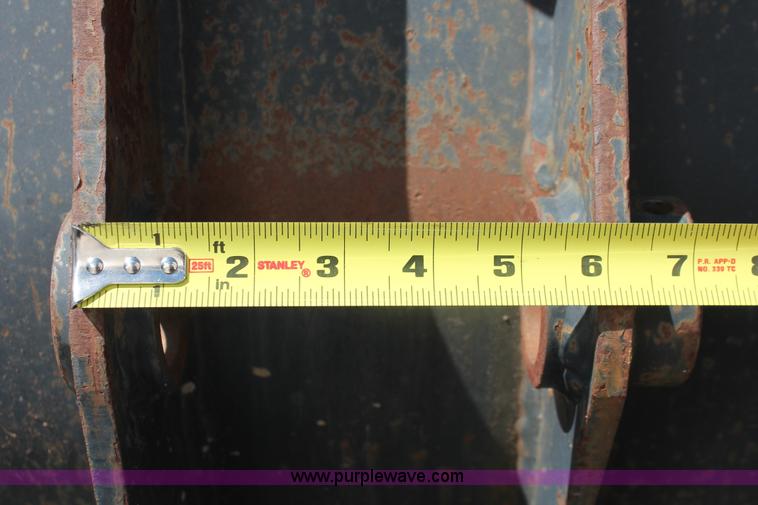 image for item H5863 92"W loader bucket