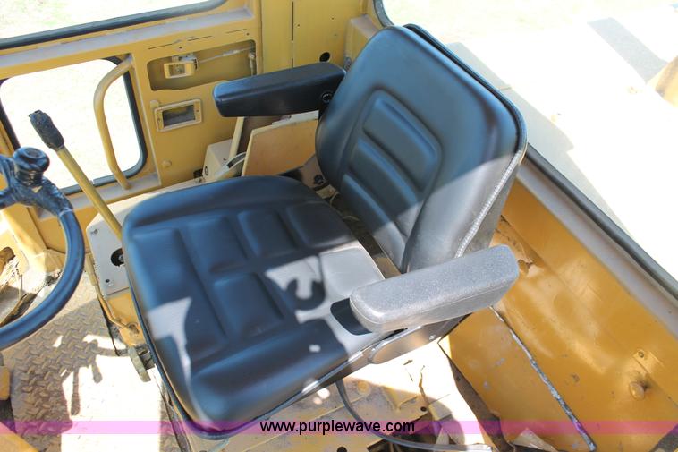 image for item H5864 1987 Komatsu WA150-1 wheel loader