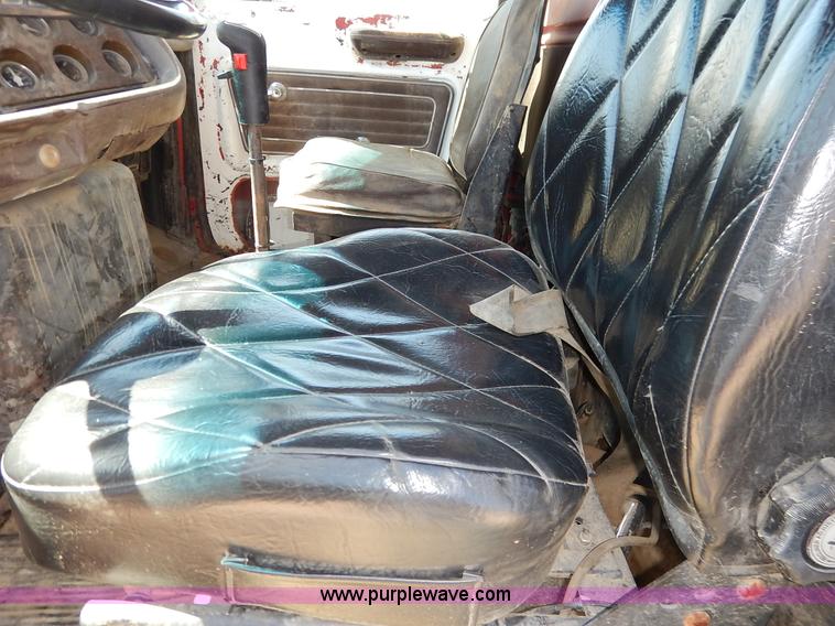 image for item H7908 1978 Ford 9000 water truck