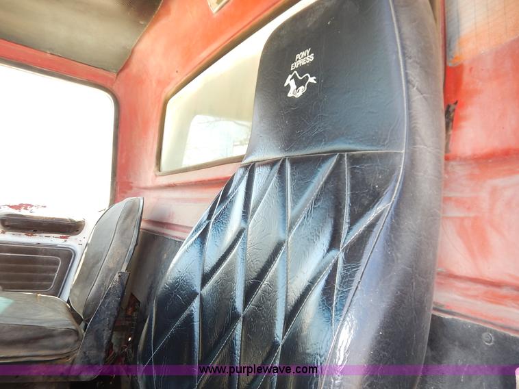 image for item H7908 1978 Ford 9000 water truck