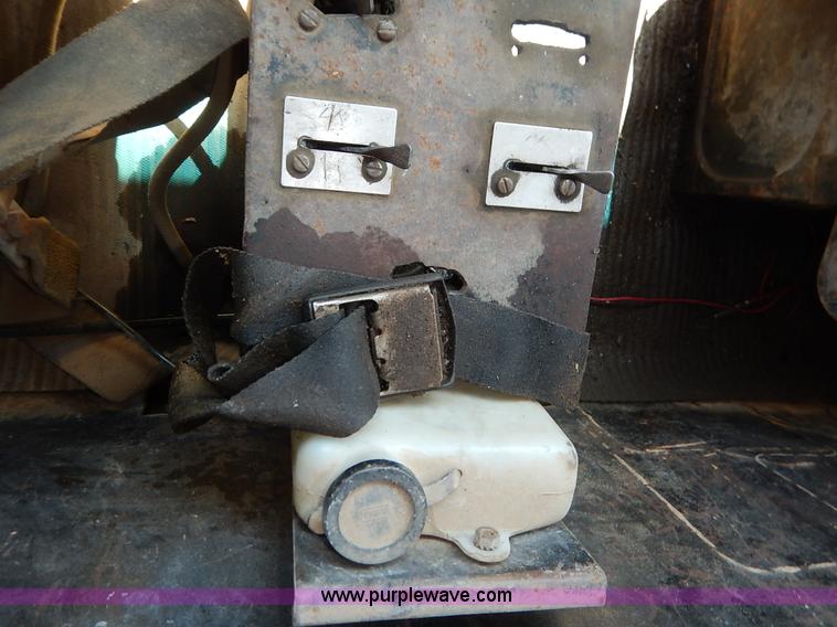 image for item H7908 1978 Ford 9000 water truck