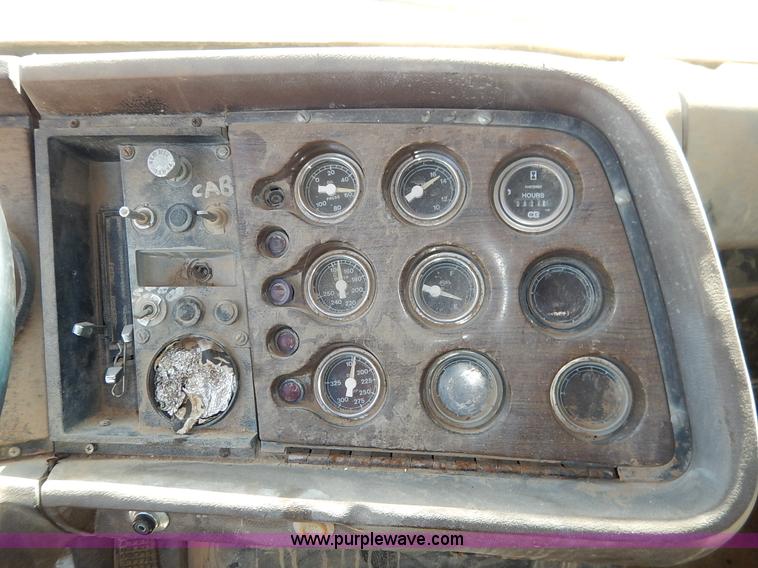 image for item H7908 1978 Ford 9000 water truck