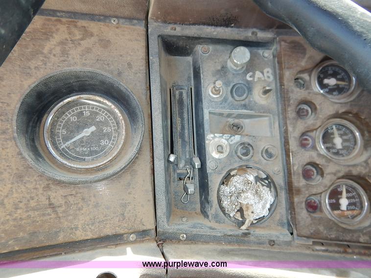 image for item H7908 1978 Ford 9000 water truck