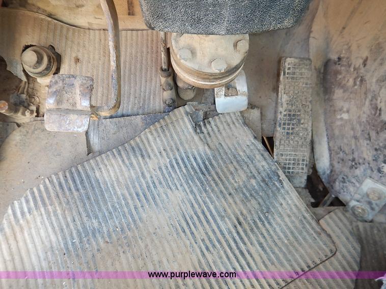 image for item H7908 1978 Ford 9000 water truck