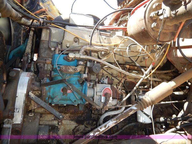 image for item H7908 1978 Ford 9000 water truck