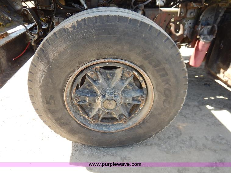 image for item H7908 1978 Ford 9000 water truck