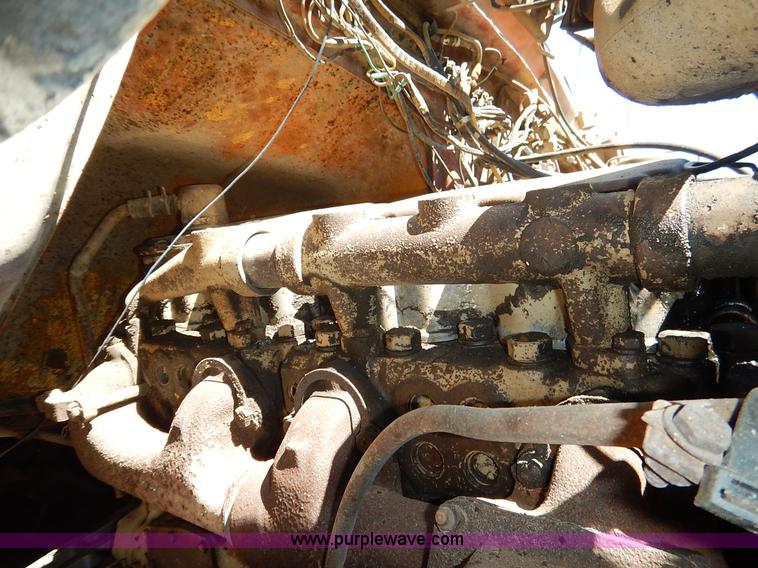 image for item H7908 1978 Ford 9000 water truck