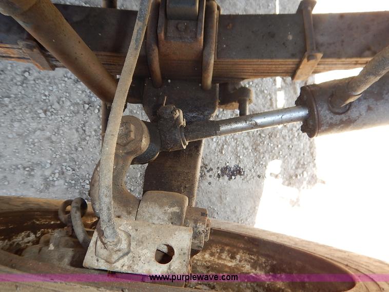 image for item H7908 1978 Ford 9000 water truck