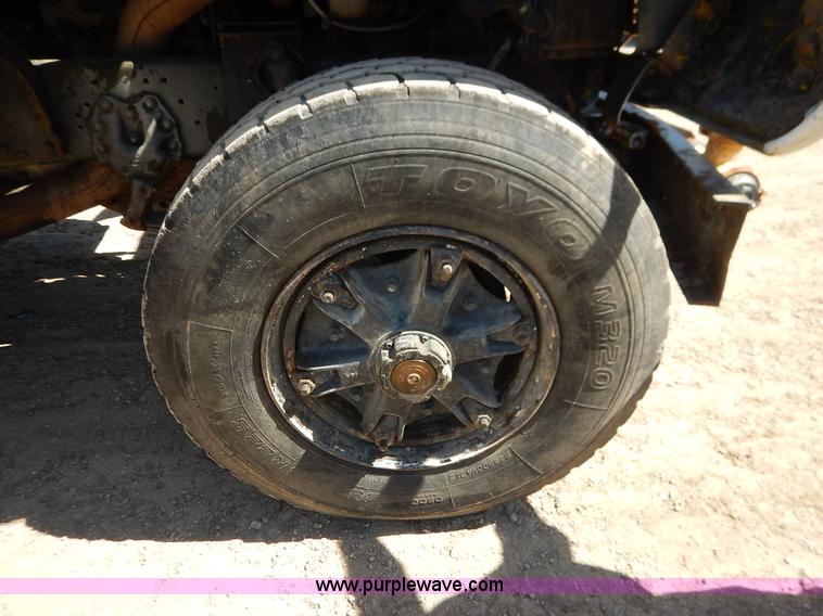 image for item H7908 1978 Ford 9000 water truck