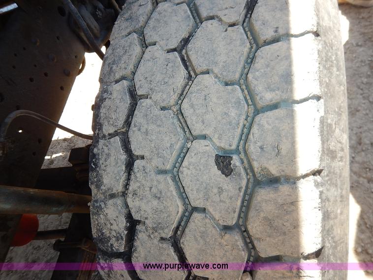 image for item H7908 1978 Ford 9000 water truck