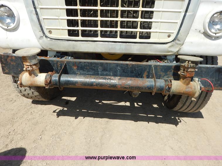 image for item H7908 1978 Ford 9000 water truck