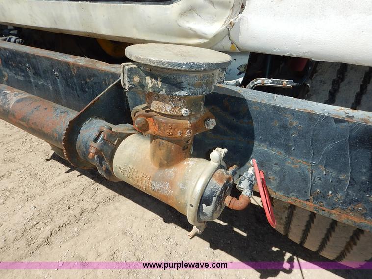 image for item H7908 1978 Ford 9000 water truck